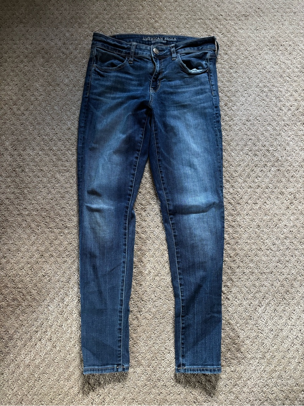 American Eagle Women’s Dark Wash Skinny Jeans - Picture 2 of 5
